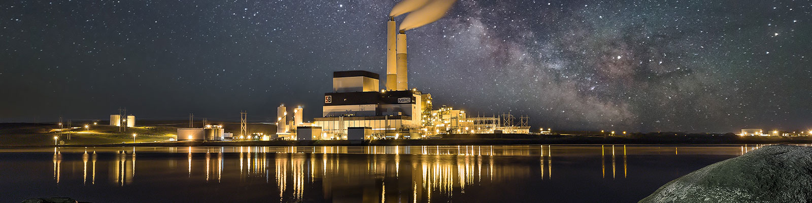 Coal plant at night